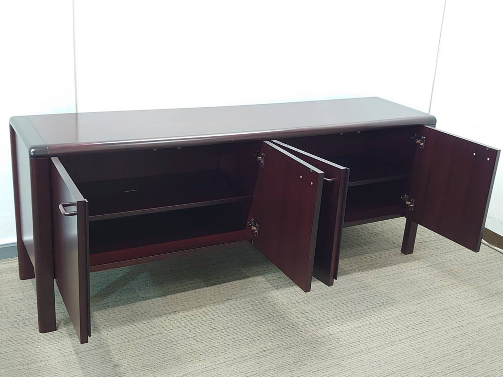 イトーキ ローボード ローキャビネット 役員家具 木製家具 収納棚 書庫 本棚 書棚 キャビネット 木製キャビネット 両開き W1800 D450 H700 国産 役員室 応接室 オフィス家具 オフィス収納 収納家具 サイドボード 役員用サイドボード ITOKI 【中古オフィス家具】【中古】 - 画像 (2)