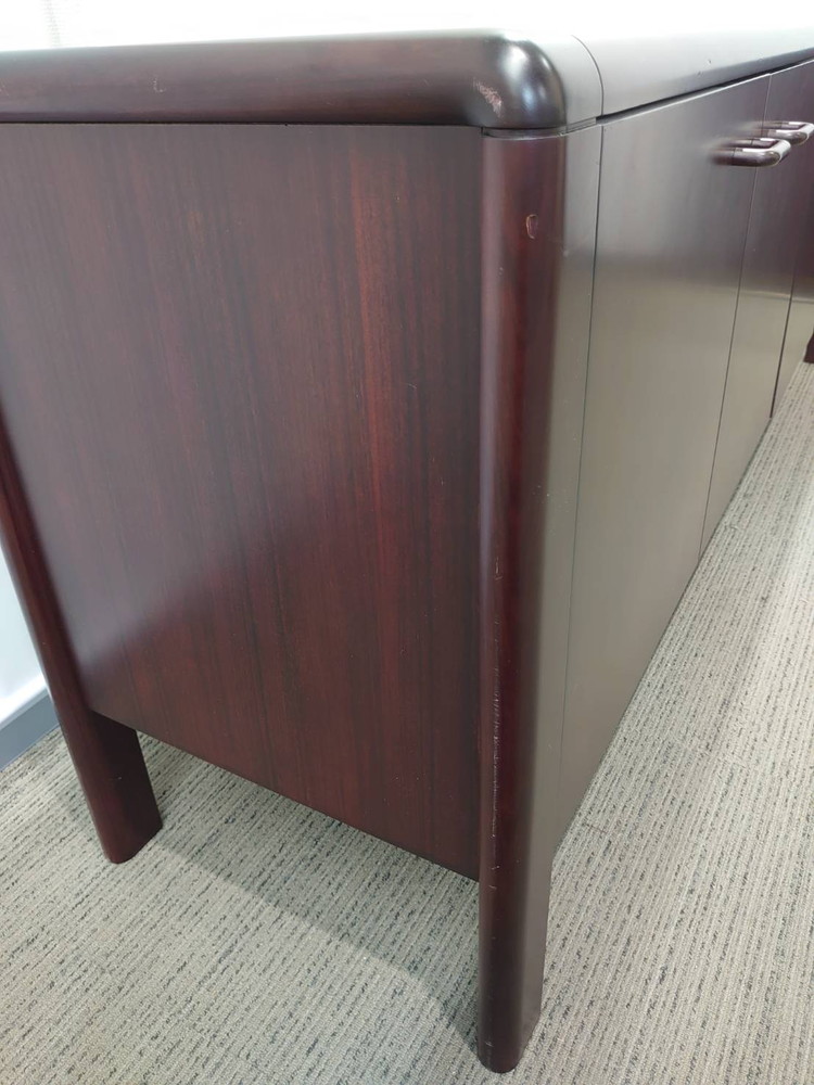 イトーキ ローボード ローキャビネット 役員家具 木製家具 収納棚 書庫 本棚 書棚 キャビネット 木製キャビネット 両開き W1800 D450 H700 国産 役員室 応接室 オフィス家具 オフィス収納 収納家具 サイドボード 役員用サイドボード ITOKI 【中古オフィス家具】【中古】 - 画像 (4)