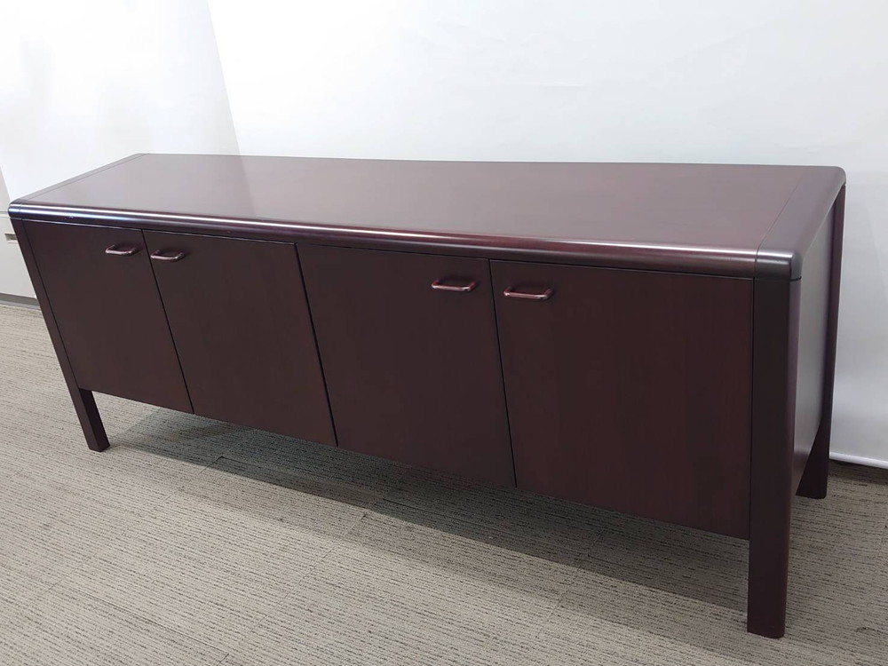 イトーキ ローボード ローキャビネット 役員家具 木製家具 収納棚 書庫 本棚 書棚 キャビネット 木製キャビネット 両開き W1800 D450 H700 国産 役員室 応接室 オフィス家具 オフィス収納 収納家具 サイドボード 役員用サイドボード ITOKI 【中古オフィス家具】【中古】 - 画像 (6)