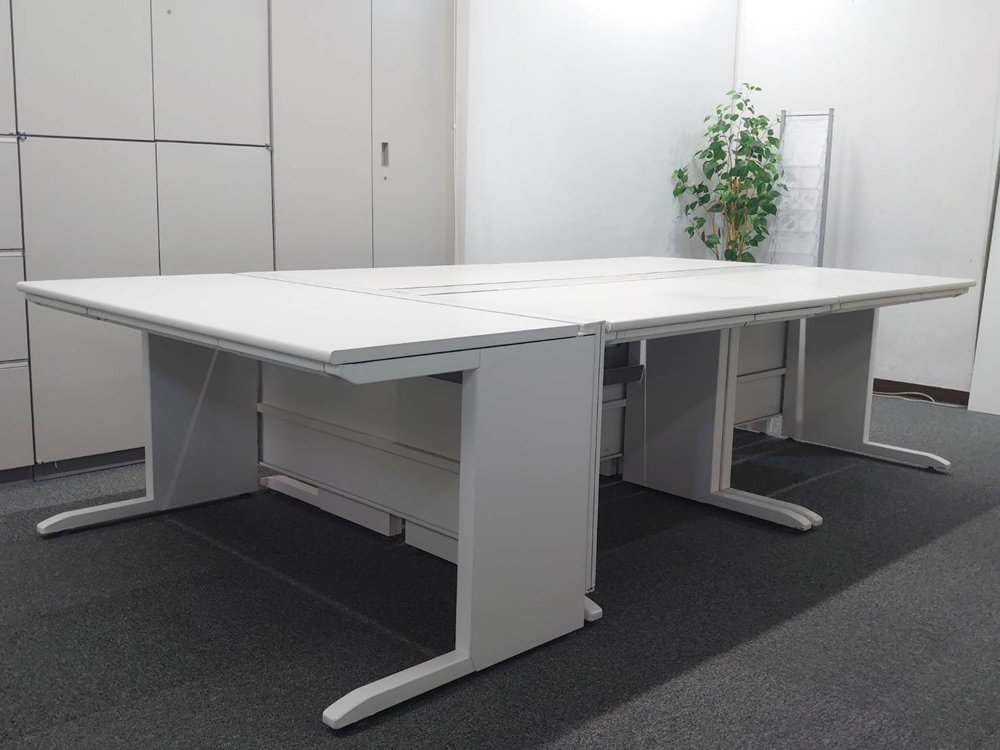 【送料無料 東京地区限定】【20台入荷】【美品】5台セット 平机 5人用 開業セット ホワイト色 W1400×1台 W1000×4台 スチールデスク オフィスデスク 事務デスク ワークデスク 事務机 平デスク デスクセット ITOKI CX 国産 【中古オフィス家具】【中古】 - 画像 (2)