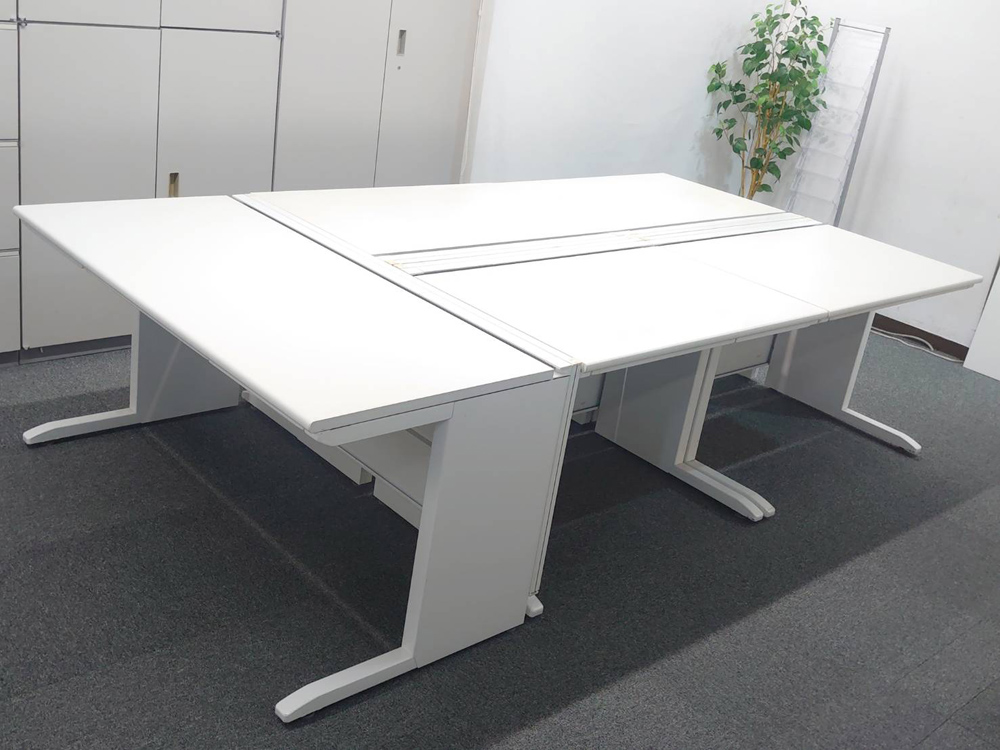 【送料無料 東京地区限定】【20台入荷】【美品】5台セット 平机 5人用 開業セット ホワイト色 W1400×1台 W1000×4台 スチールデスク オフィスデスク 事務デスク ワークデスク 事務机 平デスク デスクセット ITOKI CX 国産 【中古オフィス家具】【中古】 - 画像 (4)