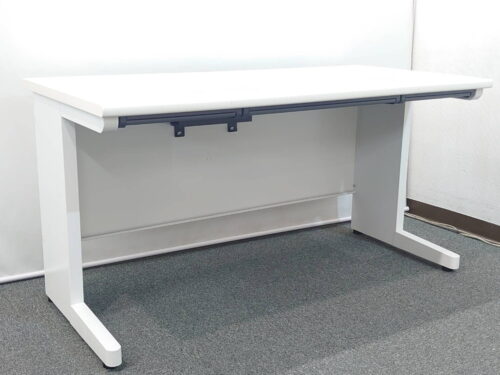 ナイキ 平机 W1400 スチールデスク オフィスデスク ワークデスク コードホール付き 引き出し付き ホワイト色 事務机 事務デスク 事務用デスク 事務用机 NAIKI 国産 【中古オフィス家具】【中古】