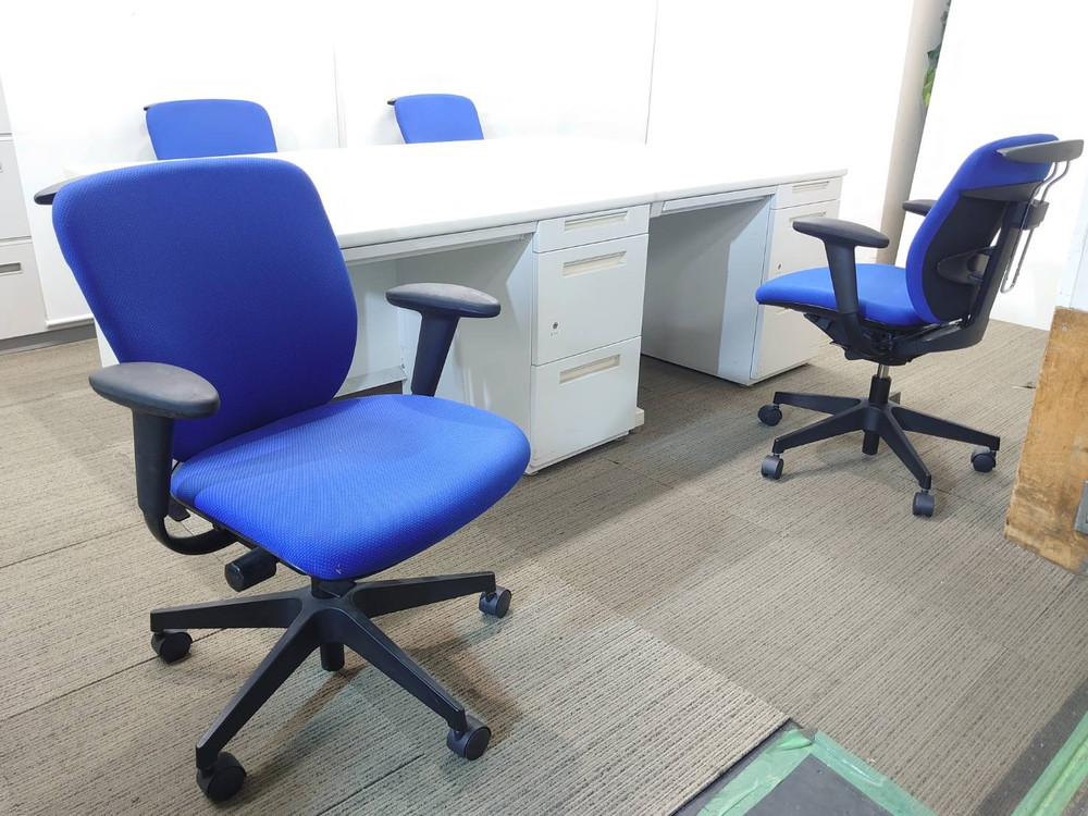 【送料無料 地域限定】【美品】4台セット イナバ プラオ 4人用 オフィスデスクセット 片袖机 椅子 オフィスデスク オフィスチェア【中古オフィス家具】【中古】 - 画像 (2)