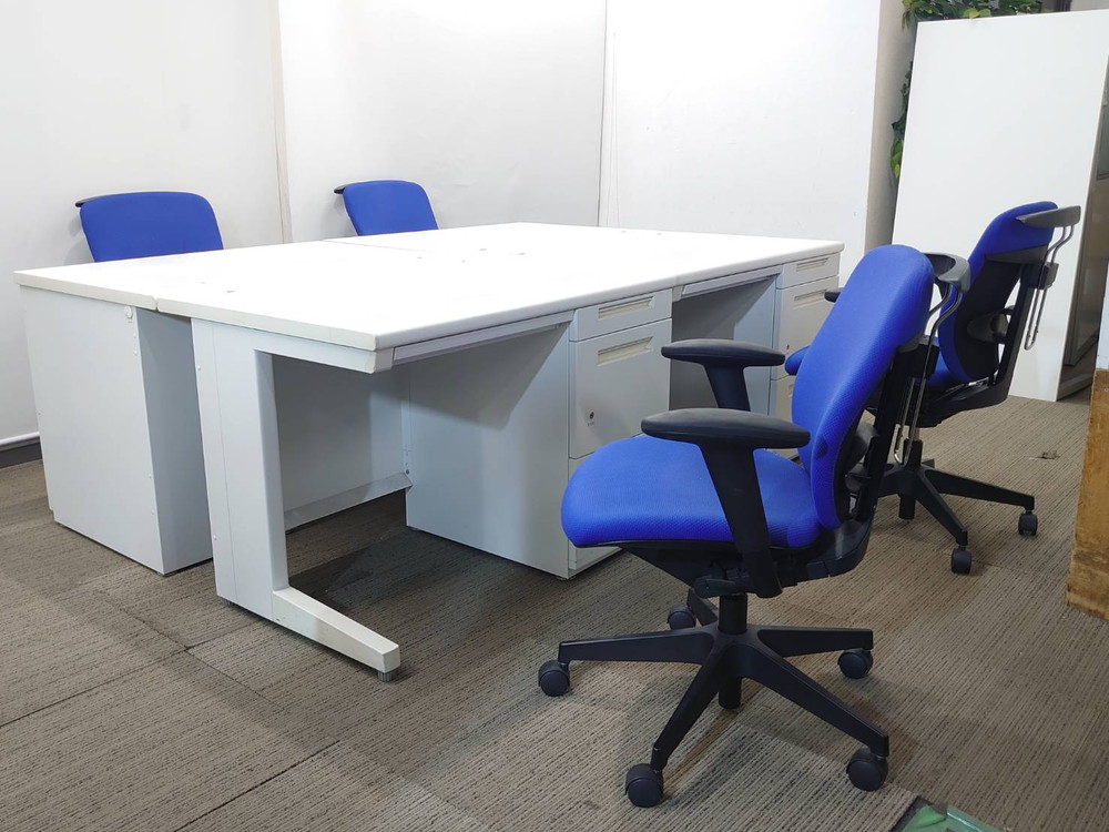 【送料無料 地域限定】【美品】4台セット イナバ プラオ 4人用 オフィスデスクセット 片袖机 椅子 オフィスデスク オフィスチェア【中古オフィス家具】【中古】 - 画像 (3)