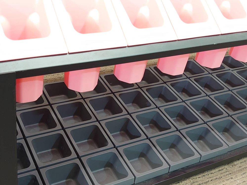 関東地区送料無料 アンブレラホルダー アンブレラスタンド アンブレララック レイングッズ オフィス用傘立て 業務用傘立て オフィス用カサ立て 業務用カサ立て 中型 山崎産業 傘立て カサ立て 傘たて 48人用 48本用 傘立 カサたて かさ立て 48マス 48本 48本立【中古オフィス家具】【中古】 - 画像 (4)