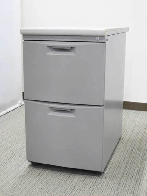 イトーキ CZ 脇机 2段 サイドワゴン 延長ワゴン サイドデスク 延長デスク デスクワゴン カギ付き 鍵付き 2段ワゴン 事務ワゴン スチールワゴン 国産 【中古オフィス家具】【中古】