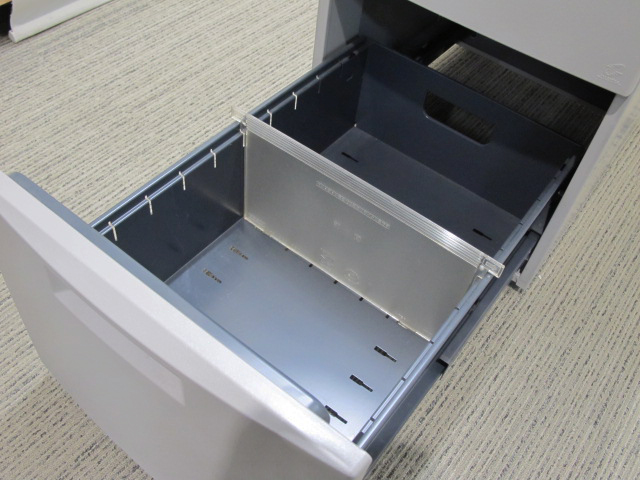 イトーキ CZ 脇机 2段 サイドワゴン 延長ワゴン サイドデスク 延長デスク デスクワゴン カギ付き 鍵付き 2段ワゴン 事務ワゴン スチールワゴン 国産 【中古オフィス家具】【中古】 - 画像 (2)