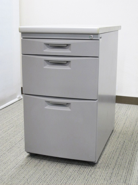 袖机 脇机 3段 サイドワゴン デスクワゴン カギ付き 鍵付き 事務ワゴン 延長ワゴン サイドデスク 延長デスク スチールワゴン イトーキ CZ 国産【中古オフィス家具】【中古】