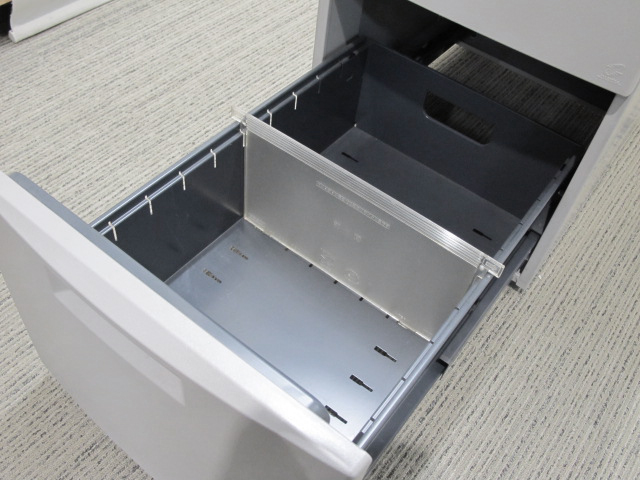 袖机 脇机 3段 サイドワゴン デスクワゴン カギ付き 鍵付き 事務ワゴン 延長ワゴン サイドデスク 延長デスク スチールワゴン イトーキ CZ 国産【中古オフィス家具】【中古】 - 画像 (2)