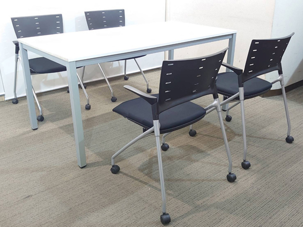 会議テーブル 会議用テーブル ミーティングテーブル ミーティングセット テーブル3色あり 会議チェア スタッキングチェア スタックチェア 有料オプションあり アクリル板 飛沫感染予防パネル RFヤマカワ イトーキ マノス【中古オフィス家具】【中古】 - 画像 (2)