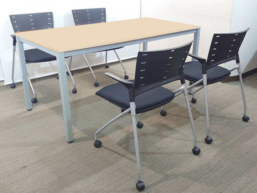会議テーブル 会議用テーブル ミーティングテーブル ミーティングセット テーブル3色あり 会議チェア スタッキングチェア スタックチェア 有料オプションあり アクリル板 飛沫感染予防パネル RFヤマカワ イトーキ マノス【中古オフィス家具】【中古】 - 画像 (3)