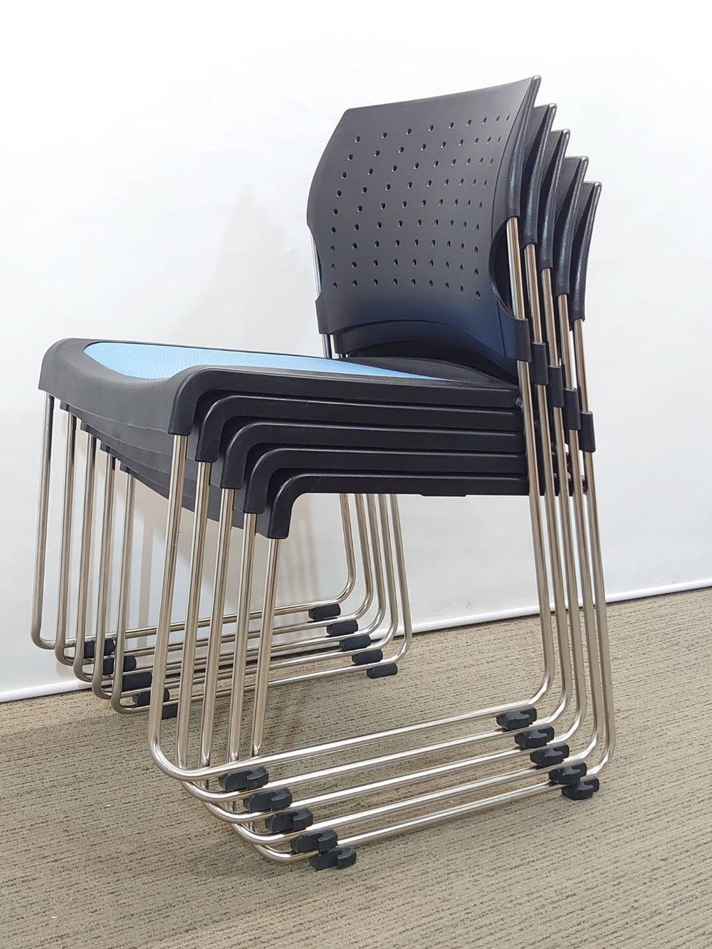 【送料無料 地域限定】 8人用 フリーアドレス 会議チェア 会議セット コクヨ 大型会議テーブル 大型テーブル W4200 ワークテーブル ワークソート フリアド W1400×2台 可動式 ミーティングテーブル 会議テーブル 平机 SDT-WS1414PAW ミーティングチェア スタッキングチェア プレド 【中古オフィス家具】【中古】 - 画像 (18)