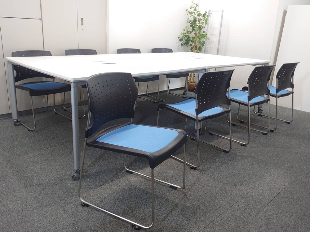 【送料無料 地域限定】 8人用 フリーアドレス 会議チェア 会議セット コクヨ 大型会議テーブル 大型テーブル W4200 ワークテーブル ワークソート フリアド W1400×2台 可動式 ミーティングテーブル 会議テーブル 平机 SDT-WS1414PAW ミーティングチェア スタッキングチェア プレド 【中古オフィス家具】【中古】 - 画像 (3)
