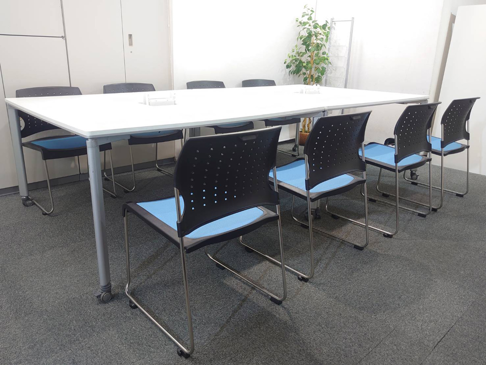 【送料無料 地域限定】 8人用 フリーアドレス 会議チェア 会議セット コクヨ 大型会議テーブル 大型テーブル W4200 ワークテーブル ワークソート フリアド W1400×2台 可動式 ミーティングテーブル 会議テーブル 平机 SDT-WS1414PAW ミーティングチェア スタッキングチェア プレド 【中古オフィス家具】【中古】 - 画像 (4)