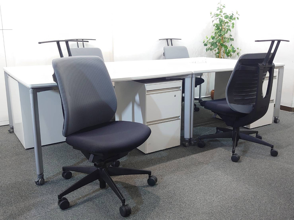 【送料無料 地域限定】 4人用 フリーアドレス デスクセット コクヨ ワークソート ワークテーブルセット W1400×2台 フリアド 平机 片袖机 可動式 オフィステーブル ミーティングテーブル 会議テーブル 多目的テーブル SDT-WS1414PAW 開業セット 国産 【中古オフィス家具】【中古】 - 画像 (2)