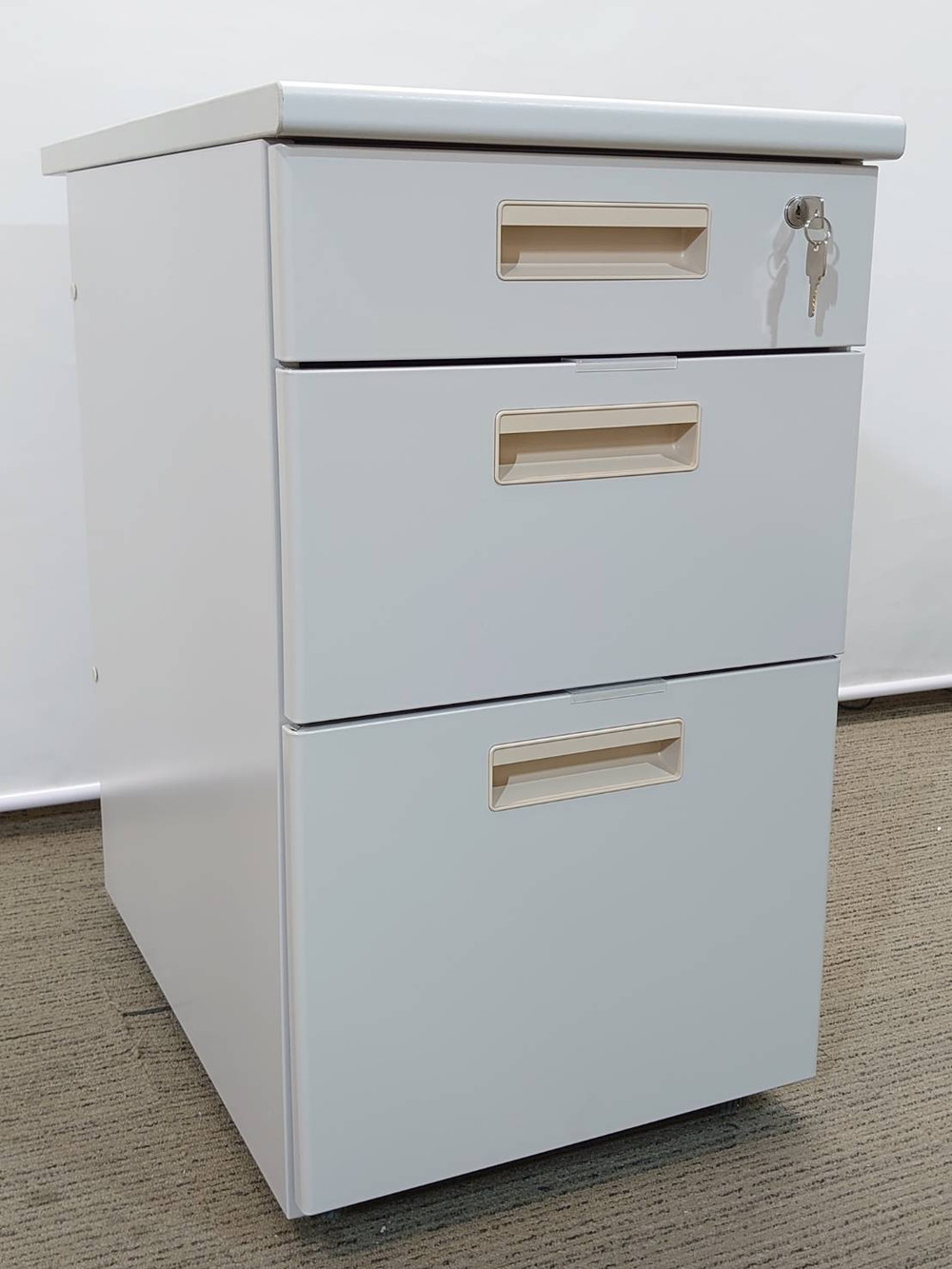 脇机 袖机 3段ワゴン サイドワゴン デスクワゴン 書類整理 オフィス収納 スチールワゴン 事務ワゴン 事務用ワゴン 国産 3段 ワゴン 【中古オフィス家具】【中古】