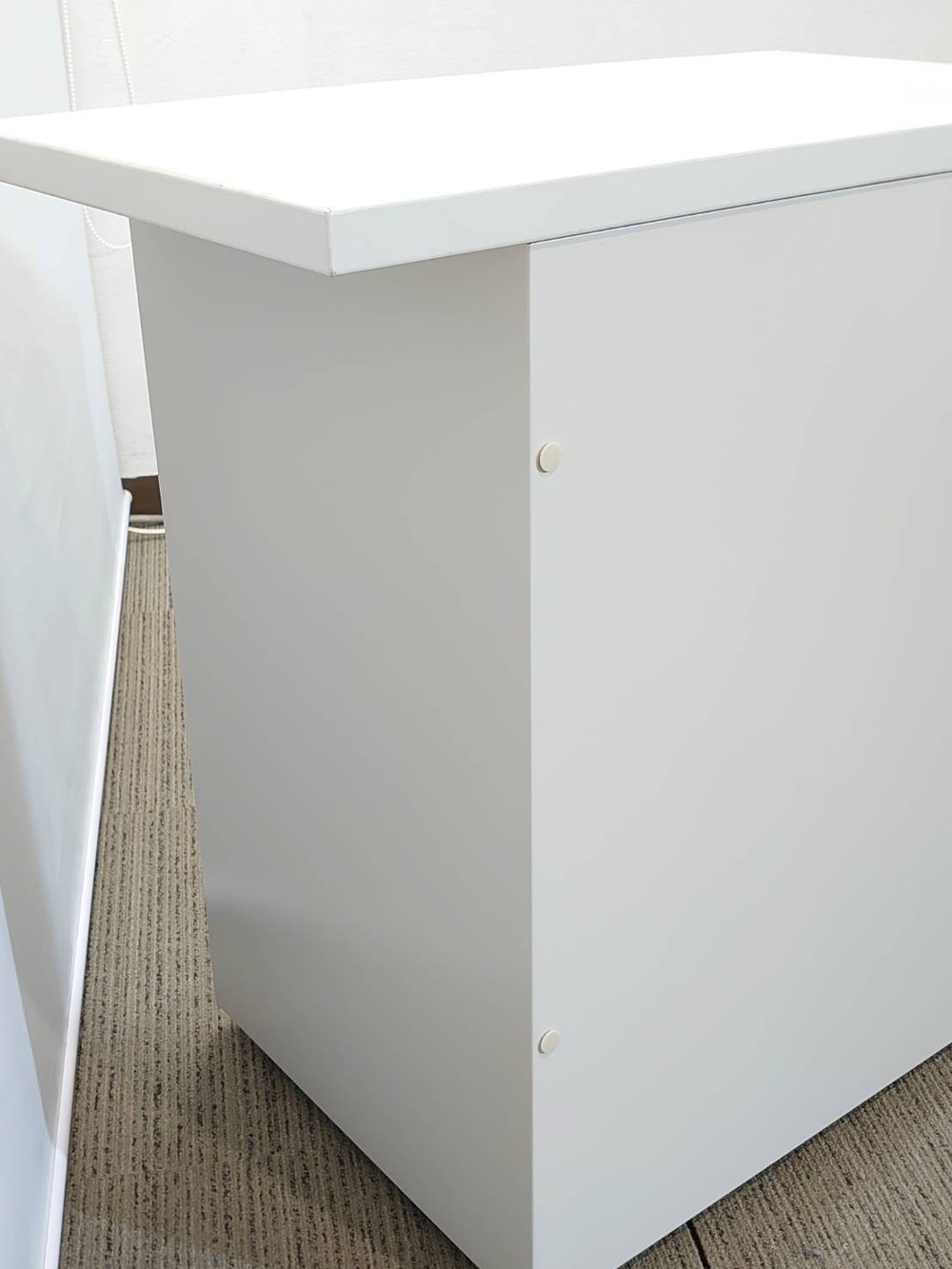 脇机 袖机 3段ワゴン サイドワゴン デスクワゴン 書類整理 オフィス収納 スチールワゴン 事務ワゴン 事務用ワゴン 国産 3段 ワゴン 【中古オフィス家具】【中古】 - 画像 (4)