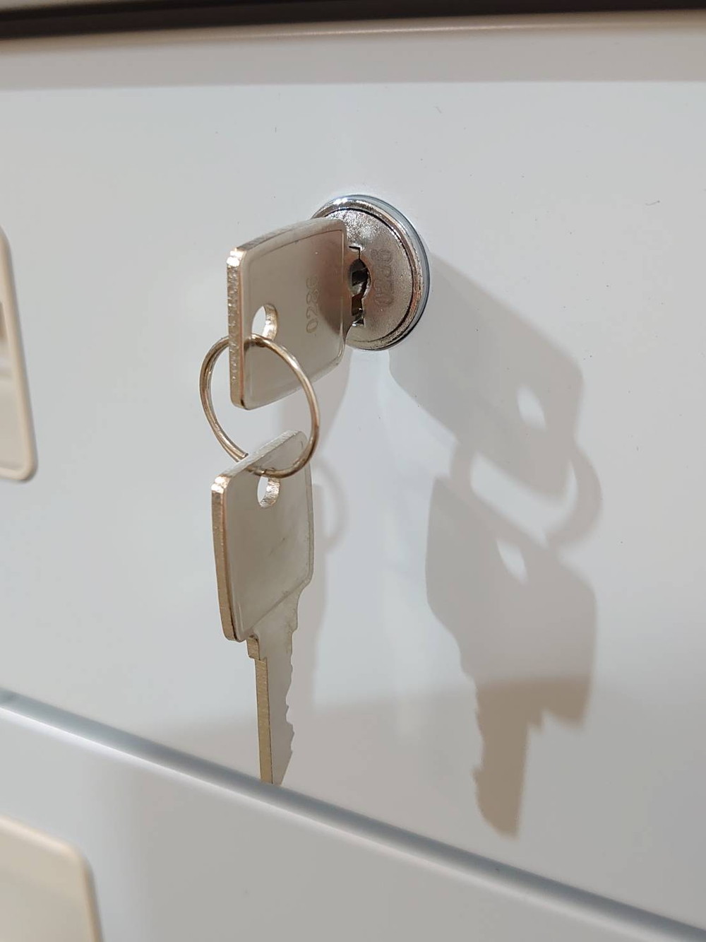 脇机 袖机 3段ワゴン サイドワゴン デスクワゴン 書類整理 オフィス収納 スチールワゴン 事務ワゴン 事務用ワゴン 国産 3段 ワゴン 【中古オフィス家具】【中古】 - 画像 (5)