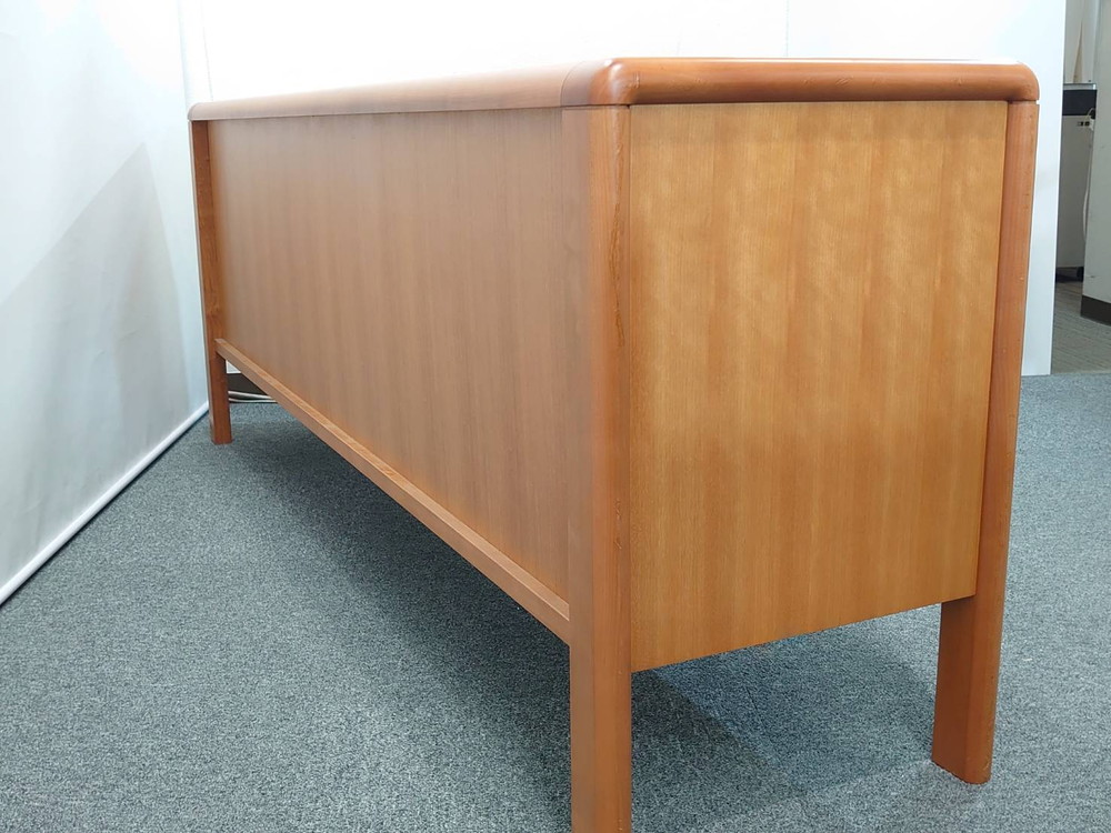 イトーキ ローボード 木製ローボード ローキャビネット 役員家具 木製家具 収納棚 書庫 本棚 書棚 キャビネット 木製キャビネット 両開き ITOKI HXS-07GDR-43 W1800 D450 H700 国産 【中古オフィス家具】【中古】 - 画像 (5)