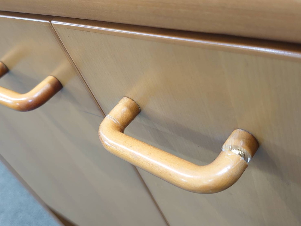 イトーキ ローボード 木製ローボード ローキャビネット 役員家具 木製家具 収納棚 書庫 本棚 書棚 キャビネット 木製キャビネット 両開き ITOKI HXS-07GDR-43 W1800 D450 H700 国産 【中古オフィス家具】【中古】 - 画像 (8)