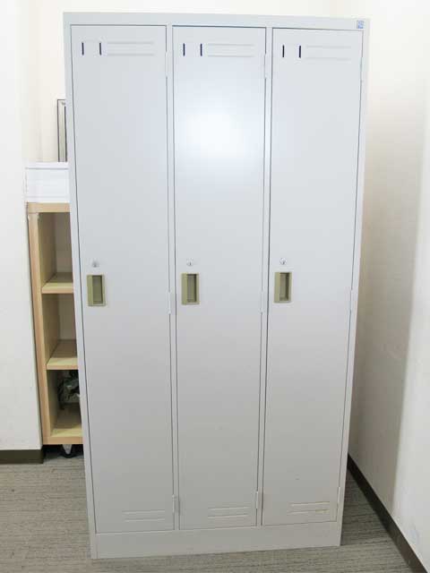 【店頭引き渡し限定】3人用ロッカー 3名用ロッカー スチールロッカー 更衣ロッカー オフィスロッカー オフィス用ロッカー スチール製ロッカー 更衣用ロッカー カギ付き コクヨ KOKUYO 国産 【中古オフィス家具】【中古】 - 画像 (2)