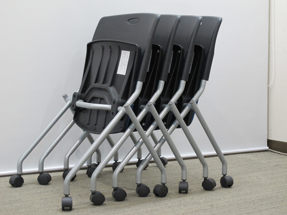 【送料無料 地域限定】 4脚セット 会議チェア ミーティングチェア ネスティングチェア ネスタブルチェア 平行スタックチェア 会議用チェア ミーティング用チェア 多目的チェア トキオ 【中古オフィス家具】【中古】 - 画像 (7)