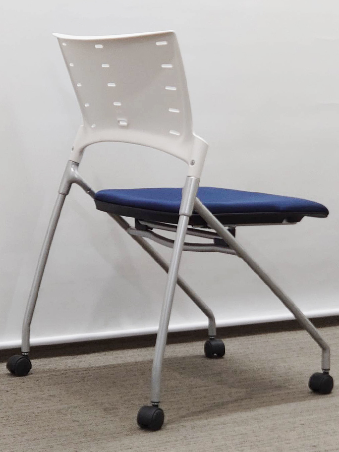 送料無料 地域限定 イトーキ マノス ミーティングチェア 会議チェア ネスティングチェア ネスタブルチェア 平行スタックチェア 多目的チェア キャスターチェア 折りたたみ椅子 【中古オフィス家具】【中古】 - 画像 (5)