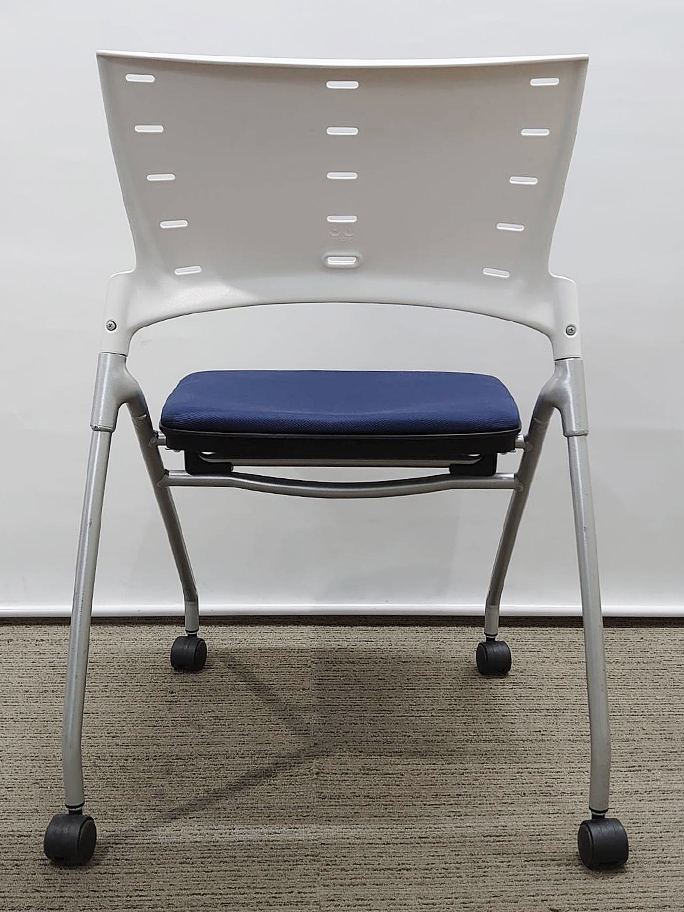 送料無料 地域限定 イトーキ マノス ミーティングチェア 会議チェア ネスティングチェア ネスタブルチェア 平行スタックチェア 多目的チェア キャスターチェア 折りたたみ椅子 【中古オフィス家具】【中古】 - 画像 (6)