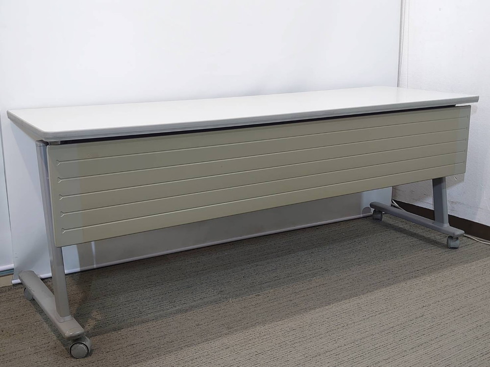 【送料無料 東京地区限定】 10台セット オカムラ 折りたたみテーブル 折り畳みテーブル スタックテーブル ミーティングテーブル 会議テーブル スタッキングテーブル W1800×D450×H700 【中古オフィス家具】【中古】 - 画像 (4)