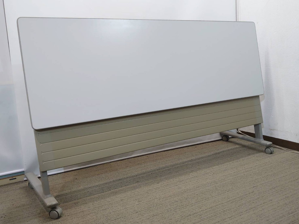 【送料無料 東京地区限定】 10台セット オカムラ 折りたたみテーブル 折り畳みテーブル スタックテーブル ミーティングテーブル 会議テーブル スタッキングテーブル W1800×D450×H700 【中古オフィス家具】【中古】 - 画像 (6)