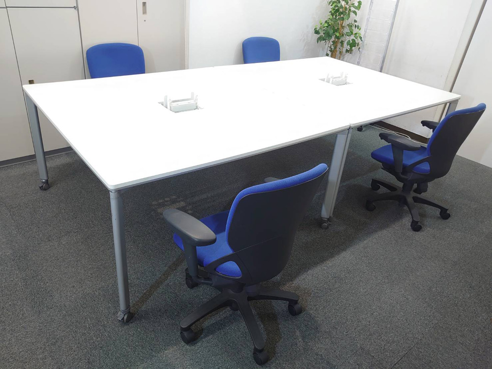 【送料無料 地域限定】 4人用 フリーアドレス デスクセット コクヨ ワークソート ワークテーブルセット W1400×2台 フリアド 平机 可動式 オフィステーブル ミーティングテーブル 会議テーブル 多目的テーブル SDT-WS1414PAW 開業セット 国産 オフィス家具セット 【中古オフィス家具】【中古】 - 画像 (4)