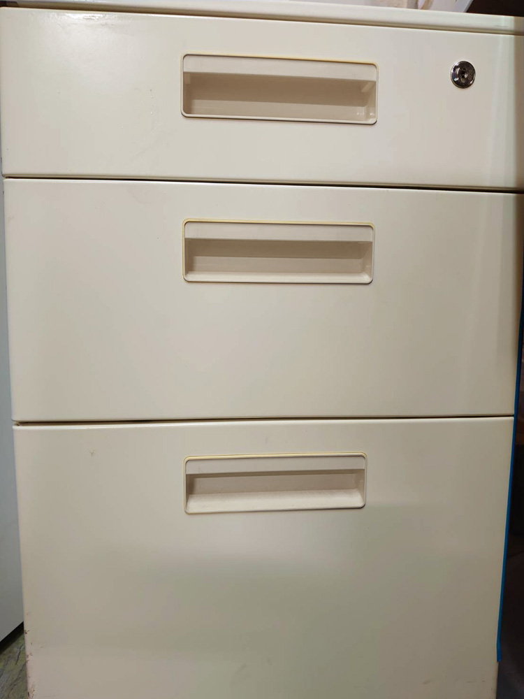 【法人限定送料無料】3段ワゴン サイドワゴン デスクワゴン キャスターワゴン カギ付き インサイドワゴン 机下収納ワゴン スチールワゴン 事務ワゴン 3段 国産 袖机 脇机【中古オフィス家具】【中古】 - 画像 (5)