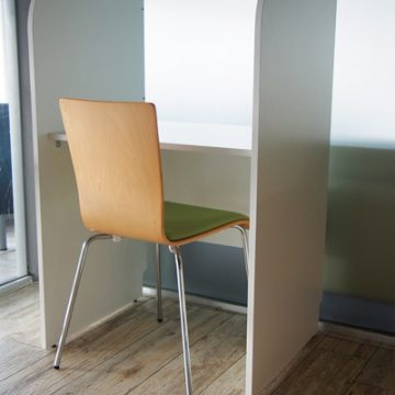 【法人様限定】送料無料 PCブースデスク 基本 W700 ホワイト Z-SHPCB-70WH - 画像 (7)