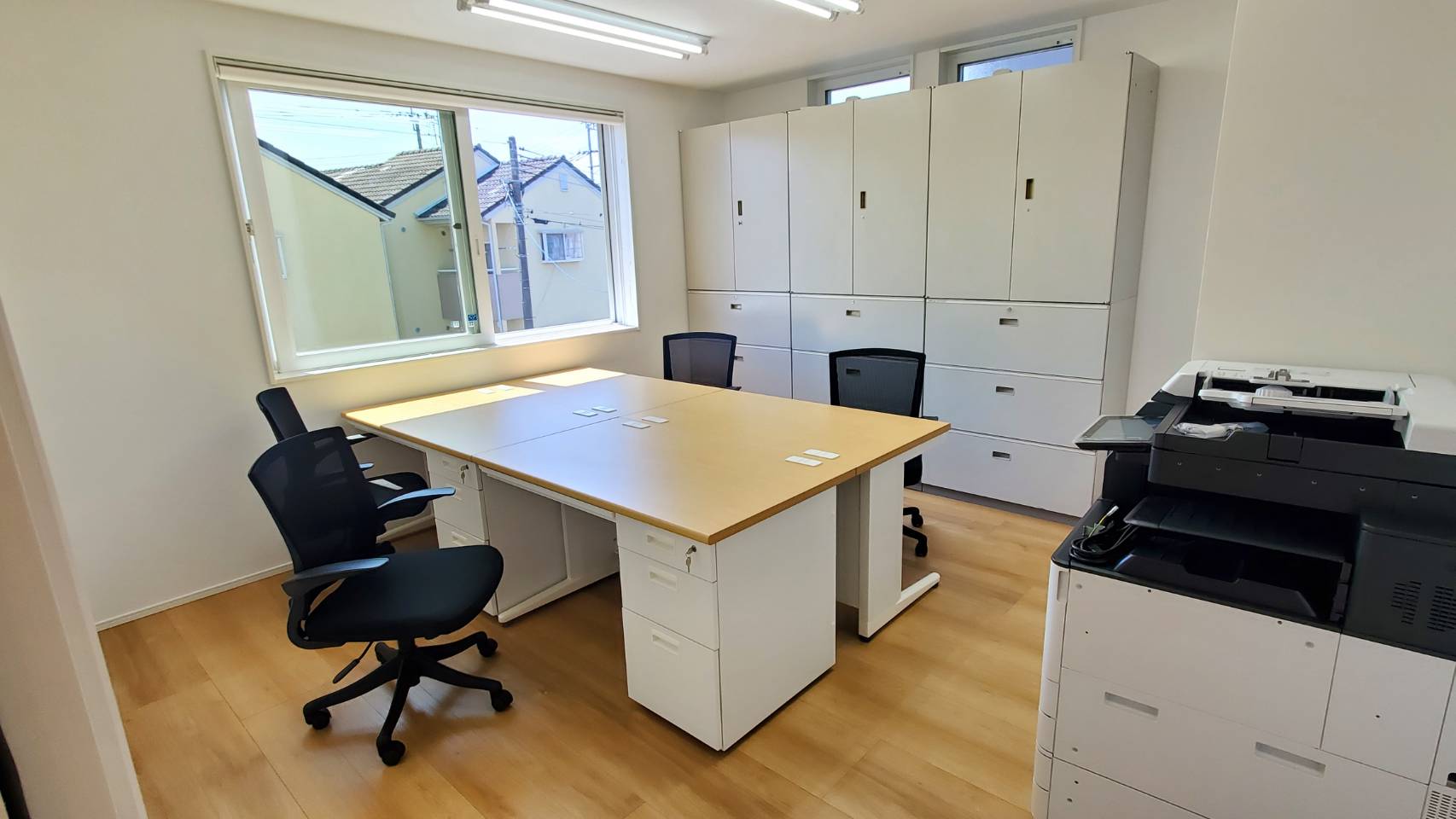 【法人様限定商品】 片袖机 4台セット スチールデスク オフィスデスク 片袖デスク 事務デスク スチールデスク 事務机 デスク ワークデスク 鍵付き コードホール W1200 天板2色あり 【新品オフィス家具】【新品】 - 画像 (13)