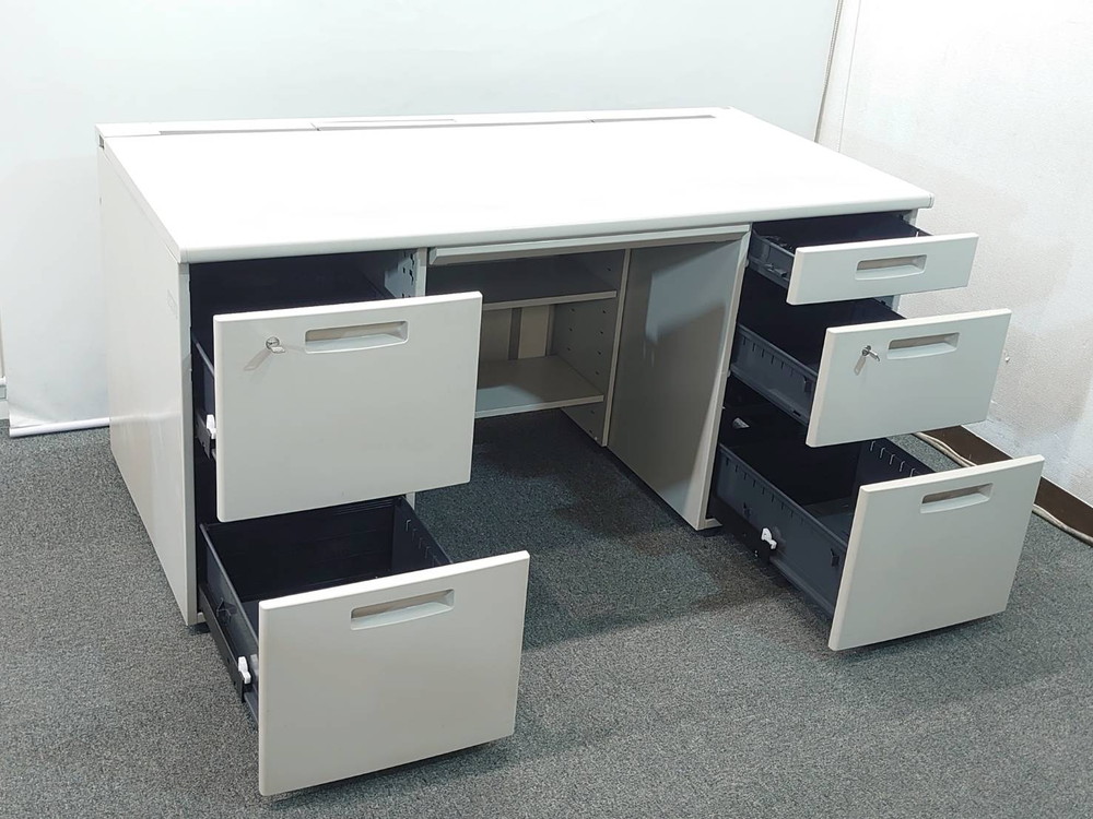 美品 2019年製 コクヨ 両袖机 スチールデスク オフィスデスク 両袖デスク 役員デスク エグゼクティブデスク 事務机 W1400 【中古オフィス家具】 - 画像 (3)