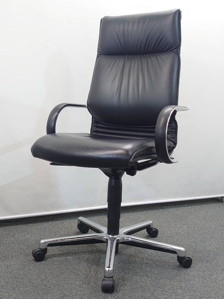 【送料無料 東京地区限定】【限定1脚】 ドイツ製 Comforto社 コンフォルト コンフォート 高級チェア 役員チェア 総本革 エグゼクティブチェア マネジメントチェア ブラックレザー 本革 ハイバック 肘付 【中古オフィス家具】【中古】 - 画像 (2)