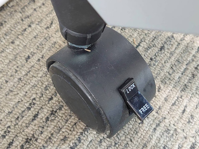 イトーキ 折りたたみテーブル 折り畳みテーブル ミーティングテーブル 会議テーブル スタックテーブル フォールディングテーブル スタッキングテーブル 会議用テーブル ITOKI HXシリーズ THP-184X-98 国産 W1800×D450×H720 【中古オフィス家具】【中古】 - 画像 (8)