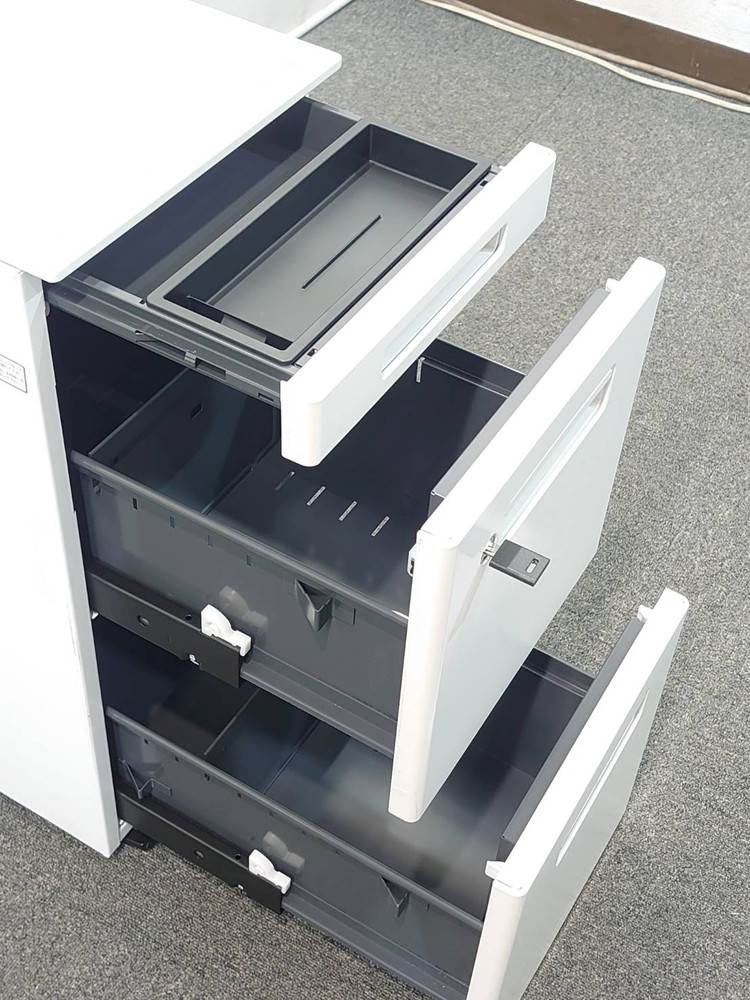 【限定1台】 【法人限定 送料無料】 2023年製 KOKUYO コクヨ ワゴン デスクワゴン 新品展示品 ほぼ未使用 ハイワゴン スリムタイプ 事務ワゴン サイドワゴン キャスターワゴン 3段 袖机 脇机 WAGON スチールワゴン 【中古オフィス家具】【中古】 - 画像 (4)