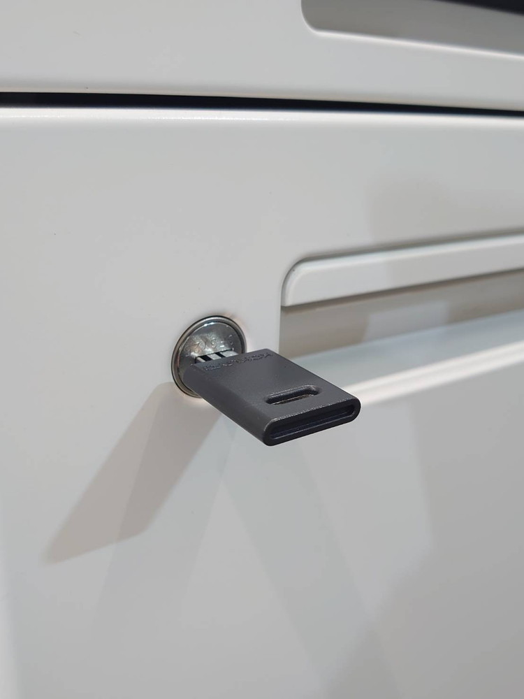 【限定1台】 【法人限定 送料無料】 2023年製 KOKUYO コクヨ ワゴン デスクワゴン 新品展示品 ほぼ未使用 ハイワゴン スリムタイプ 事務ワゴン サイドワゴン キャスターワゴン 3段 袖机 脇机 WAGON スチールワゴン 【中古オフィス家具】【中古】 - 画像 (5)