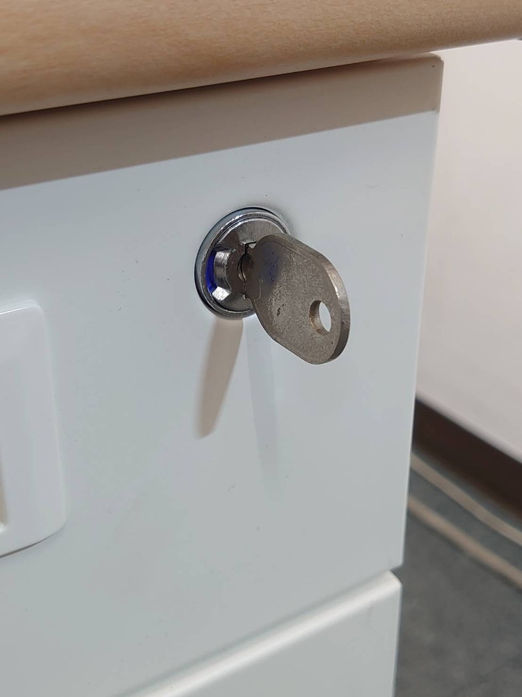 【美品】片袖机 片袖デスク オフィスデスク 事務机 ワークデスク スチールデスク 事務デスク オフィス用デスク【中古オフィス家具】【中古】 - 画像 (6)