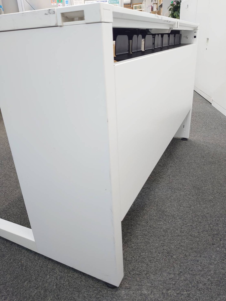 片袖机 片袖デスク オフィスデスク スチールデスク 事務机 事務デスク 平机 デスクワゴン サイドワゴン キャスターワゴン ホワイト色 デスクセット W1200×D700×H720 コクヨ SDP-ISN12FSAW イトーキ JF-046MPCB-W9 【中古オフィス家具】【中古】 - 画像 (10)