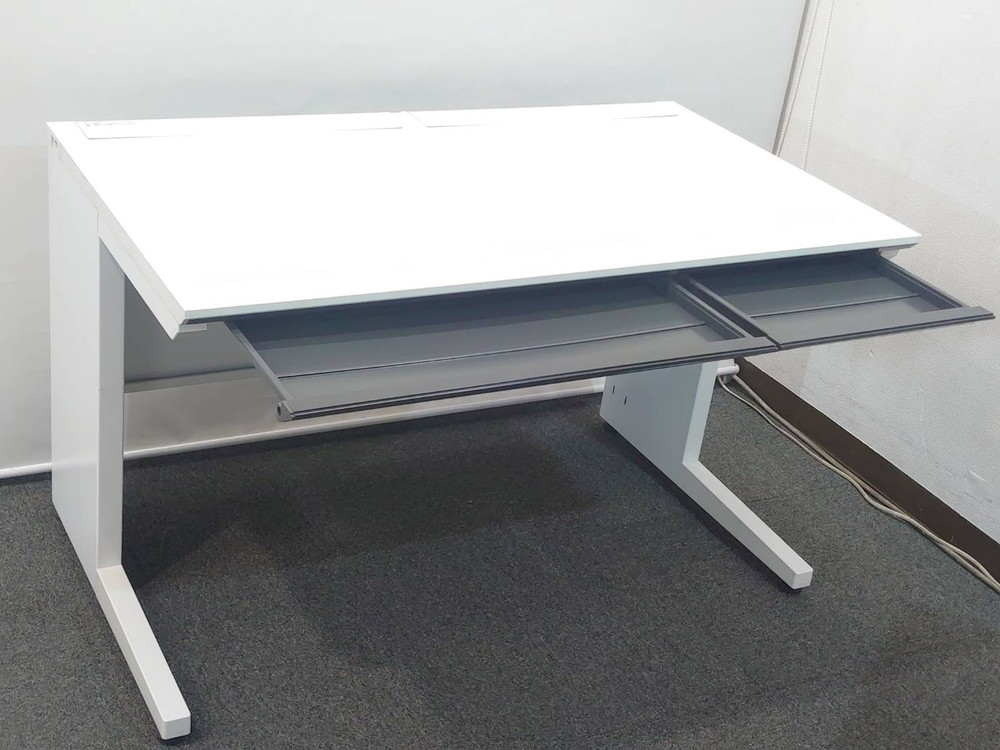 片袖机 片袖デスク オフィスデスク スチールデスク 事務机 事務デスク 平机 デスクワゴン サイドワゴン キャスターワゴン ホワイト色 デスクセット W1200×D700×H720 コクヨ SDP-ISN12FSAW イトーキ JF-046MPCB-W9 【中古オフィス家具】【中古】 - 画像 (4)