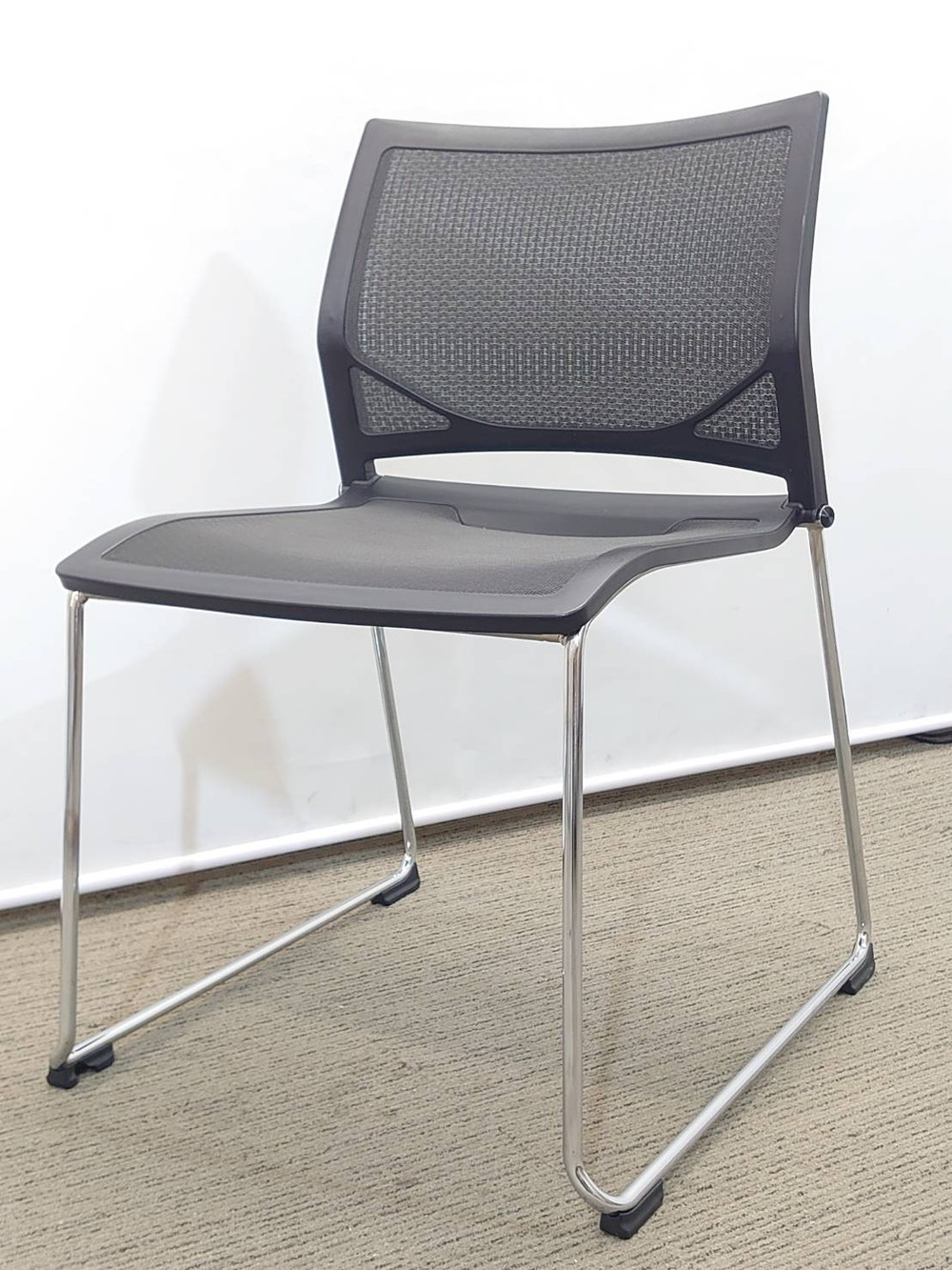 【送料無料 東京地区限定】 12脚セット サンケイ ミーティングチェア 会議チェア スタッキングチェア スタックチェア メッシュチェア 会議用チェア 会議椅子 ミーティング用チェア 会議用椅子 会議イス 多目的チェア 積み重ね可 国産 【中古オフィス家具】【中古】 - 画像 (3)