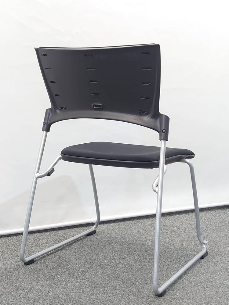 【送料無料 東京地区限定】 イトーキ マノス 6脚セット マノスチェア 会議チェア ミーティングチェア スタッキングチェア スタックチェア ループ脚チェア 多目的チェア ITOKI MANOSS KLC-340GB-T1T1 国産 【中古オフィス家具】【中古】 - 画像 (5)