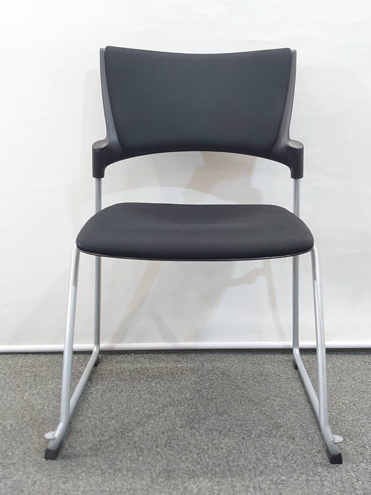 【送料無料 東京地区限定】 イトーキ マノス 6脚セット マノスチェア 会議チェア ミーティングチェア スタッキングチェア スタックチェア ループ脚チェア 多目的チェア ITOKI MANOSS KLC-340GB-T1T1 国産 【中古オフィス家具】【中古】 - 画像 (6)