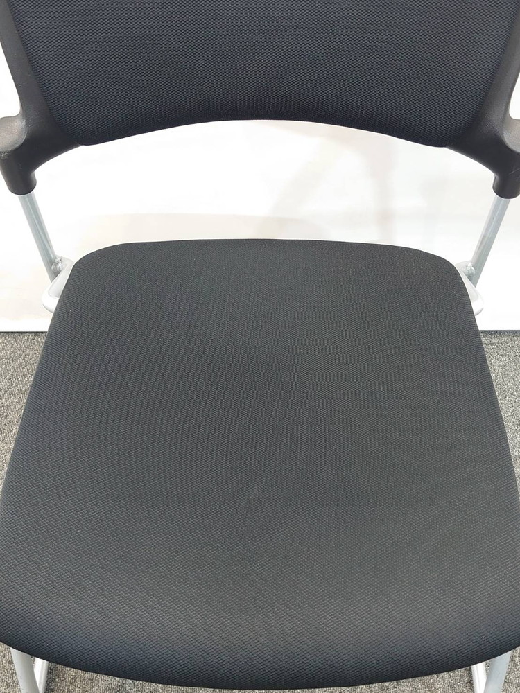 【送料無料 東京地区限定】 イトーキ マノス 6脚セット マノスチェア 会議チェア ミーティングチェア スタッキングチェア スタックチェア ループ脚チェア 多目的チェア ITOKI MANOSS KLC-340GB-T1T1 国産 【中古オフィス家具】【中古】 - 画像 (8)