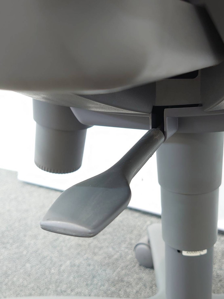 2脚セット コクヨ レグノ オフィスチェア デスクチェア 事務チェア キャスターチェア 事務イス ワークチェア 肘付き ひじ付き 役員チェア 事務いす ワーキングチェア タスクチェア PCチェア KOKUYO LEGNO 国産 【中古オフィス家具】【中古】 - 画像 (8)