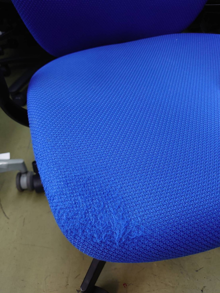 イトーキ プラオ オフィスチェア デスクチェア ひじ付き ハンガー付き 事務チェア OAチェア キャスターチェア 事務イス ワークチェア 国産 【中古オフィス家具】 【中古】 (複製) - 画像 (10)