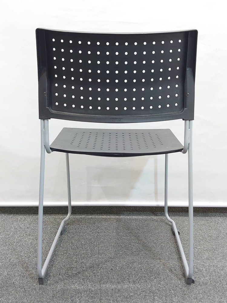 【送料無料 地域限定】 4脚セット アイリスチトセ ミーティングチェア 会議チェア スタッキングチェア スタックチェア 会議用チェア 会議椅子 ミーティング用チェア ASL-110PP ブラック色 【中古オフィス家具】【中古】 - 画像 (6)