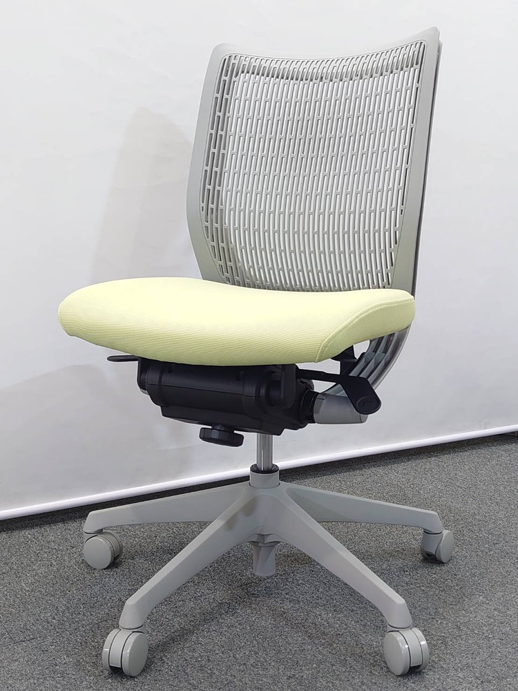【新品】 18脚入荷 2021年製 オカムラ ヴィスコンテ ピスタチオグリーン 肘無し ローバック オフィスチェア デスクチェア メッシュチェア CWA4BA FEA6 キャスターチェア 事務椅子 ワークチェア オフィスシーティング ビスコンテ okamura Visconte 国産 【送料無料 地域限定】 【新古品】 【中古】 【新品オフィス家具】 - 画像 (6)